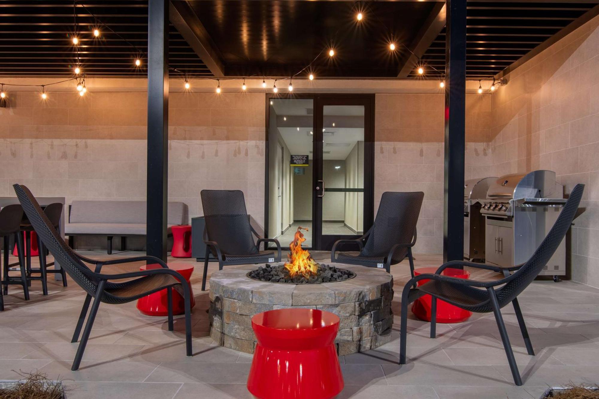 Home2 Suites By Hilton Jacksonville Downtown Exteriör bild